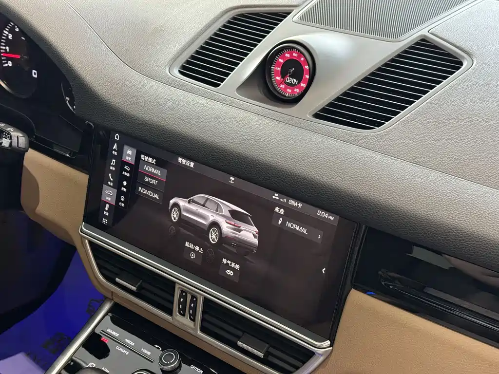 Porsche Cayenne 2018 — фото 11