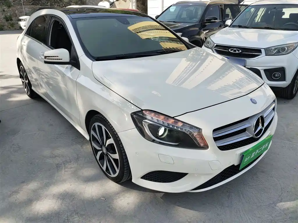 Mercedes-Benz A-Class 2015 — фото 21