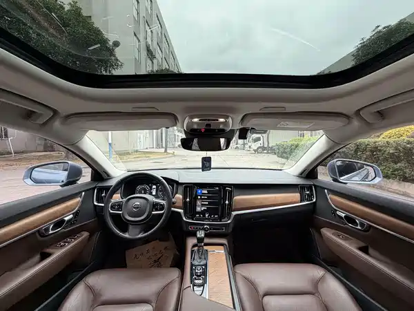 Volvo S90 2019
