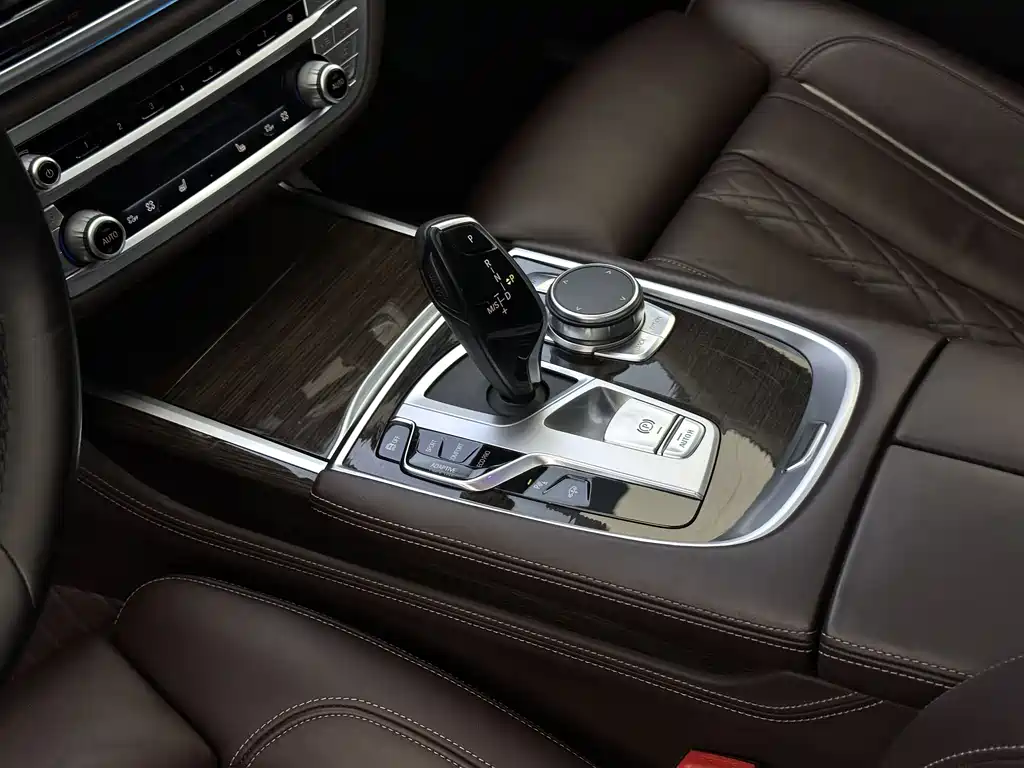 BMW 7 Series 2020 — фото 20