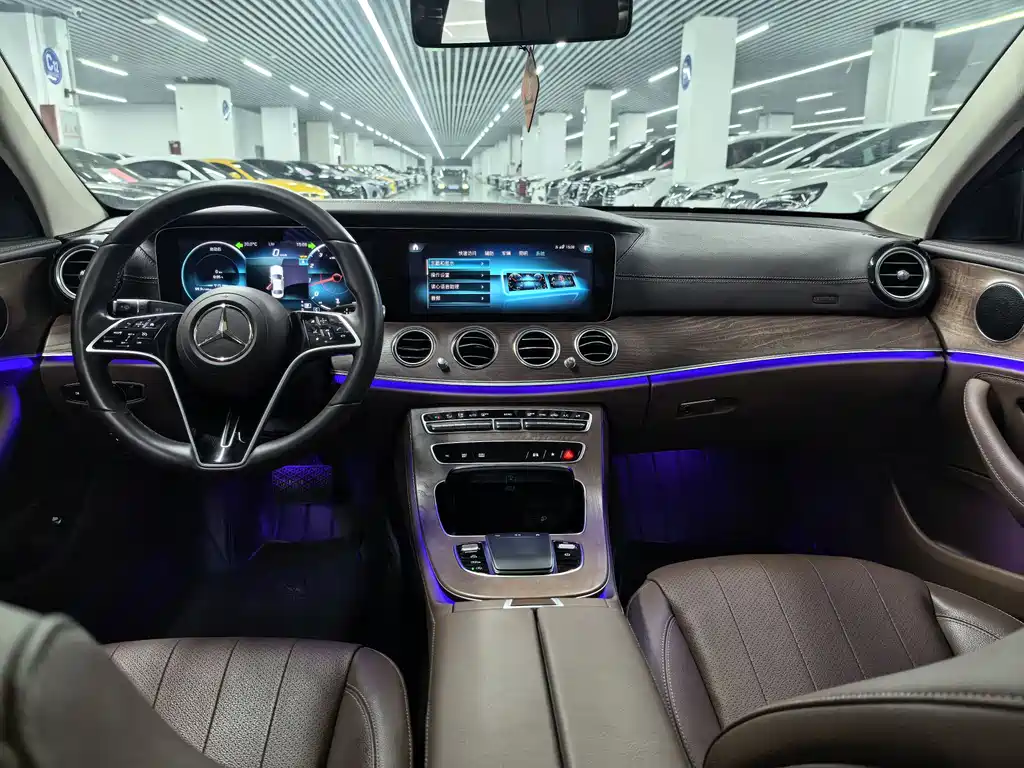Mercedes-Benz E-Class 2022 — фото 4