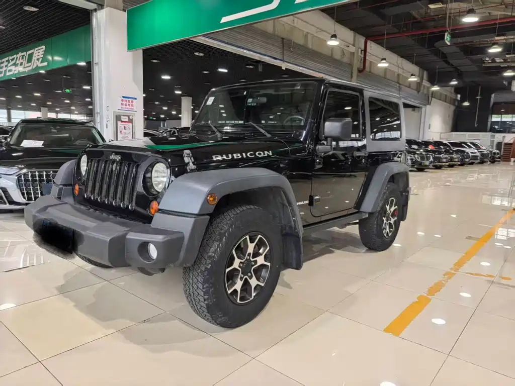 Jeep Wrangler 2010 — фото 1