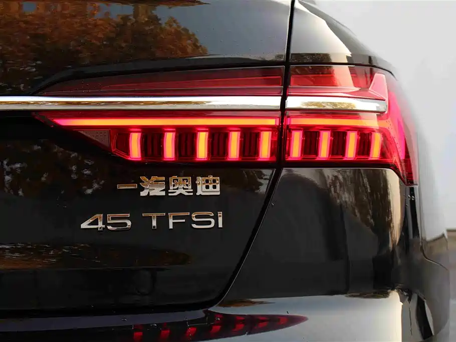 Audi A6L 2021 — фото 12