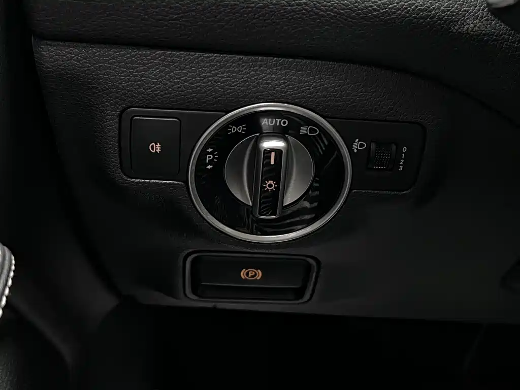 Mercedes-Benz CLA 2018 — фото 36