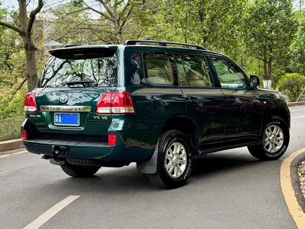 Toyota Land Cruiser 2010