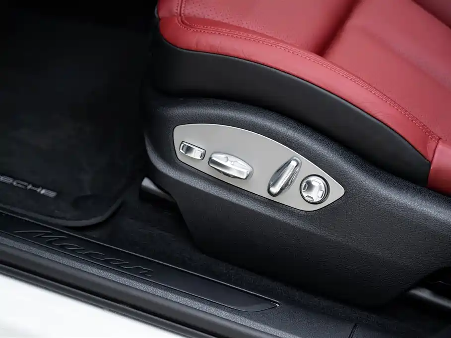 Porsche Macan 2022 — фото 18