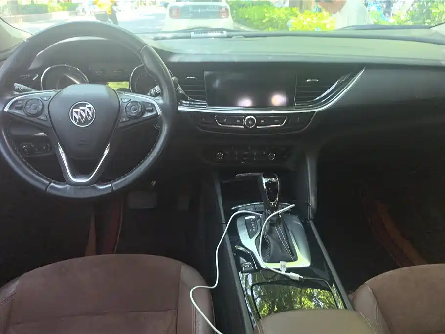 Buick Regal 2020 — фото 12