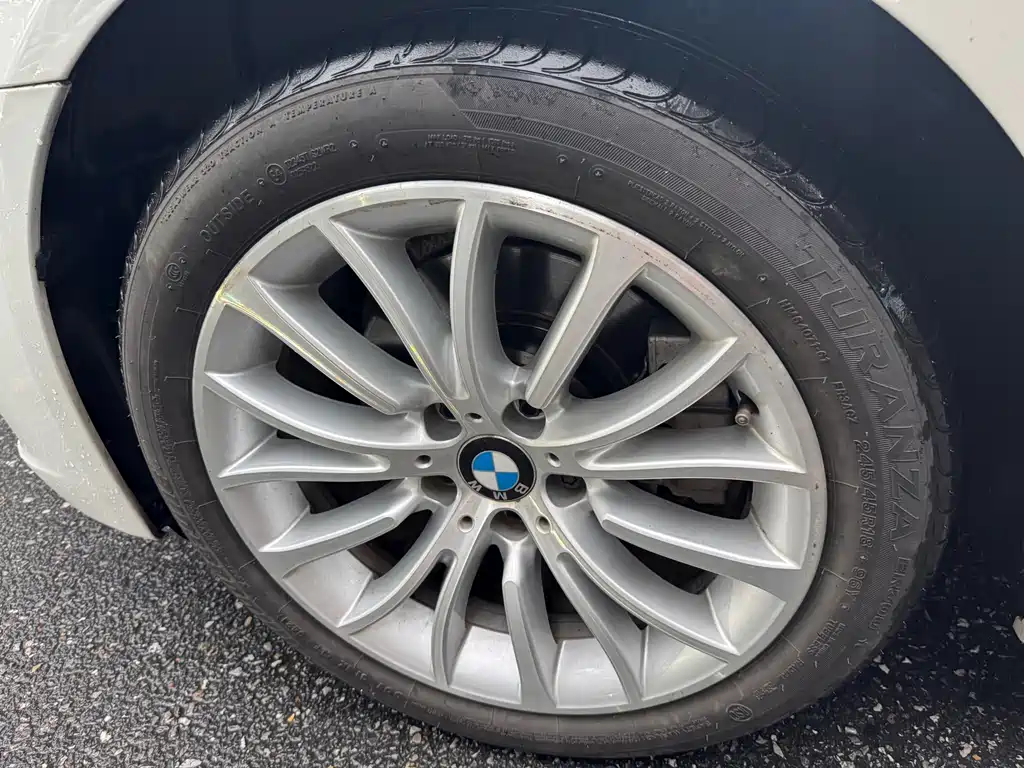 BMW 5 Series 2014 — фото 17