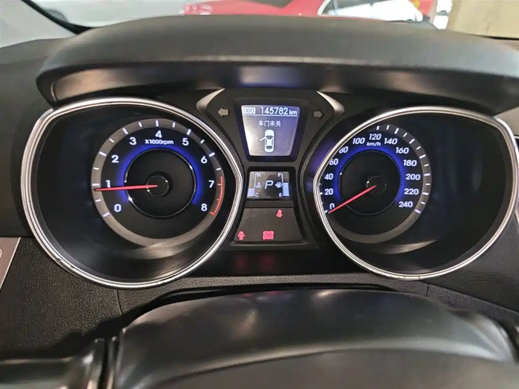 Hyundai Elantra Langdong 2015 — фото 12