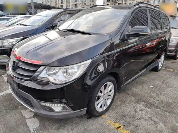 Baojun 730 2015