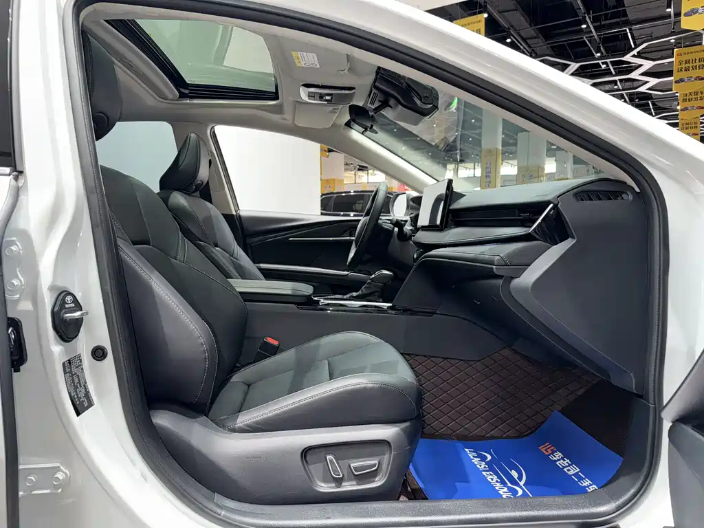 Toyota Camry 2025 — фото 27