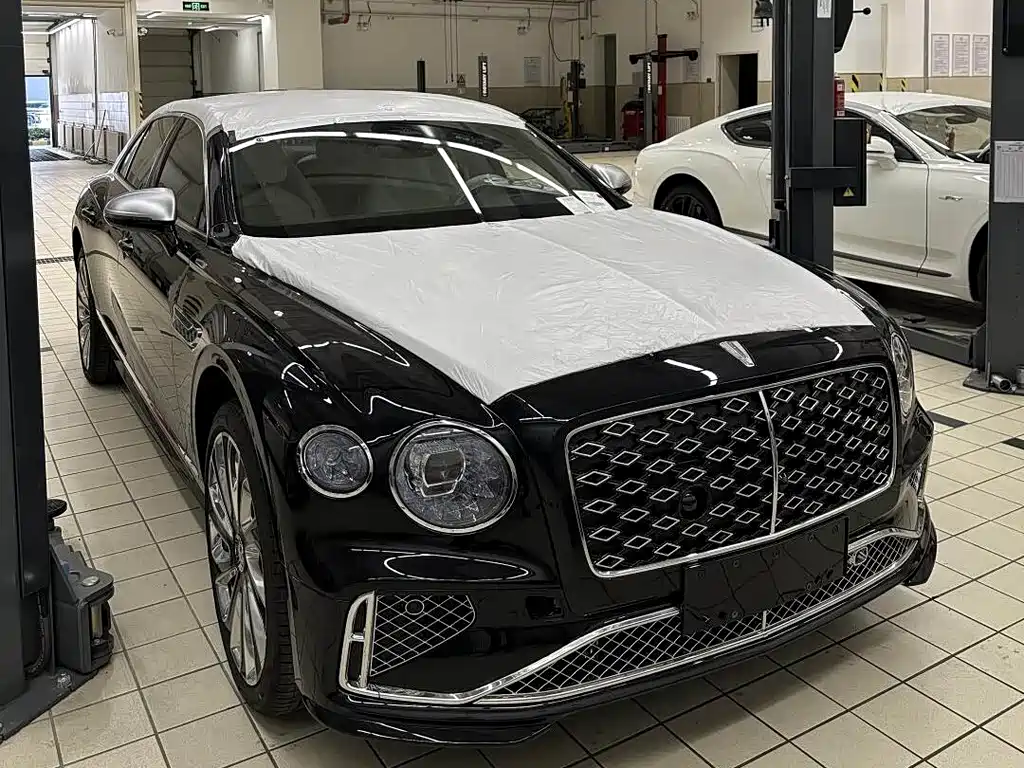 Bentley Flying Spur PHEV — фото 3