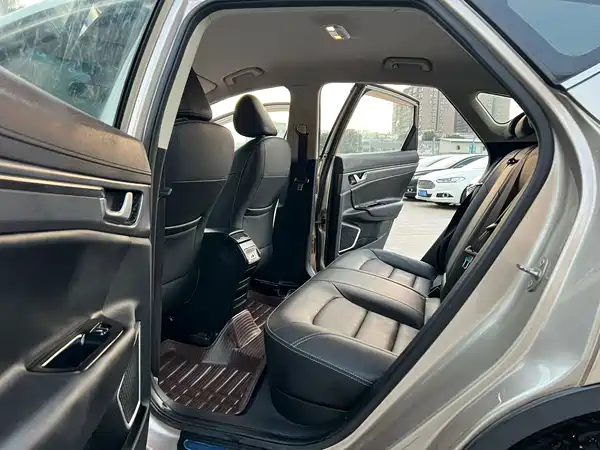 Geely Emgrand GS 2017