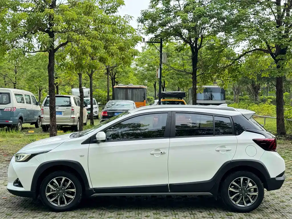 Toyota Yaris L 2022