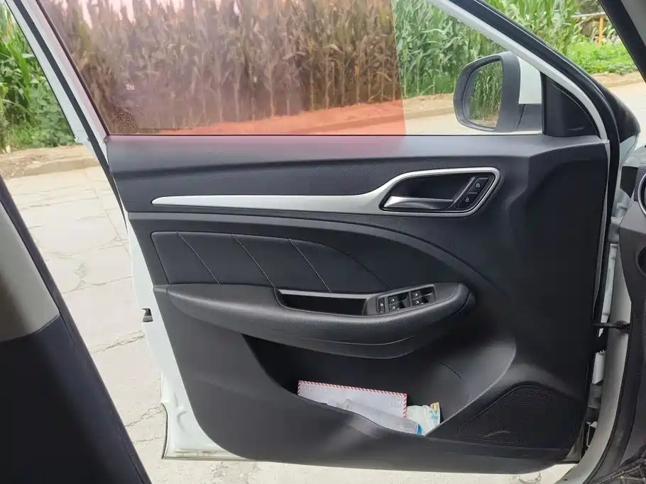 MG ZS 2017