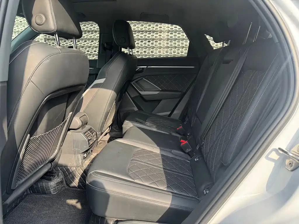 Audi Q3 Sportback 2025 — фото 5