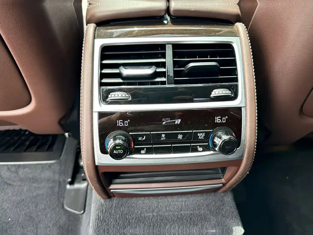 BMW 7 Series 2020 — фото 12