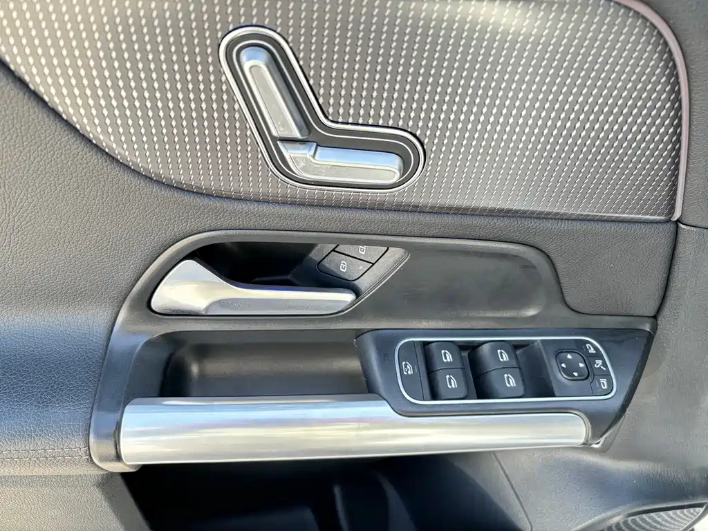 Mercedes-Benz GLA 2023 — фото 8