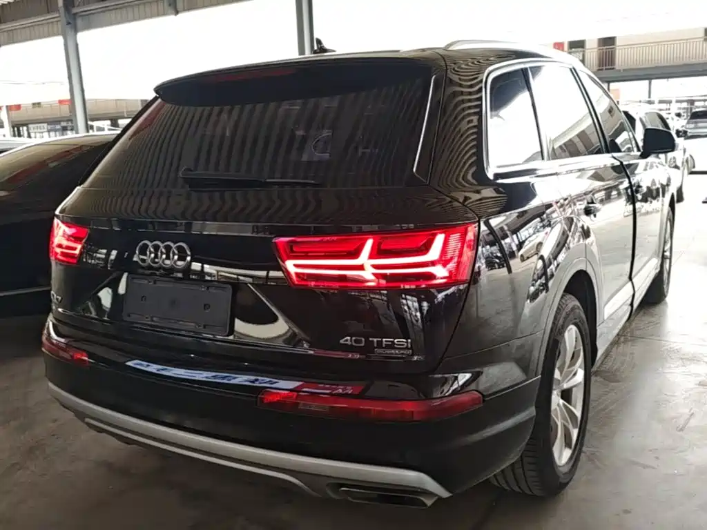 Audi Q7 2018 — фото 7