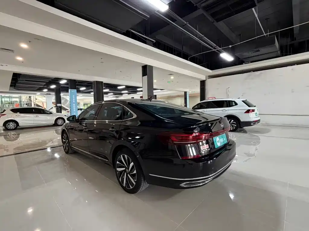 Volkswagen Passat 2023