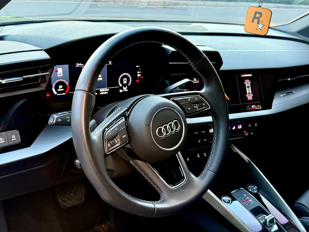 Audi A3 2023 — фото 12