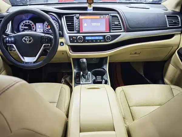 Toyota Highlander 2016