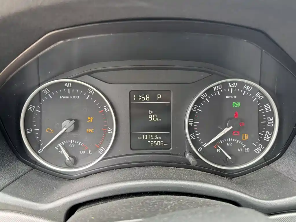 Skoda Octavia 2011 — фото 10