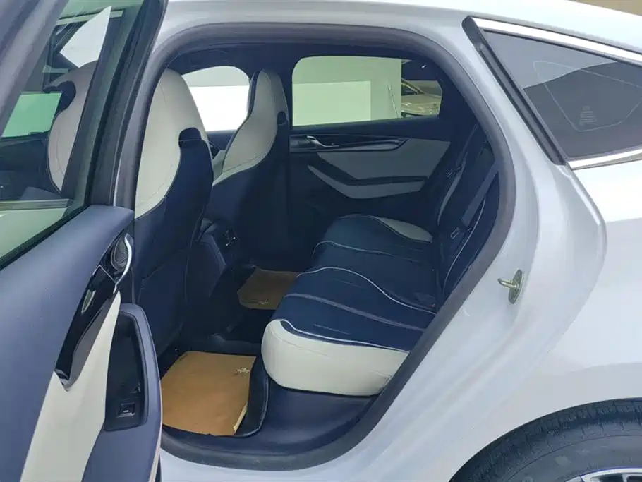 BYD Qin PLUS 2022 — фото 11