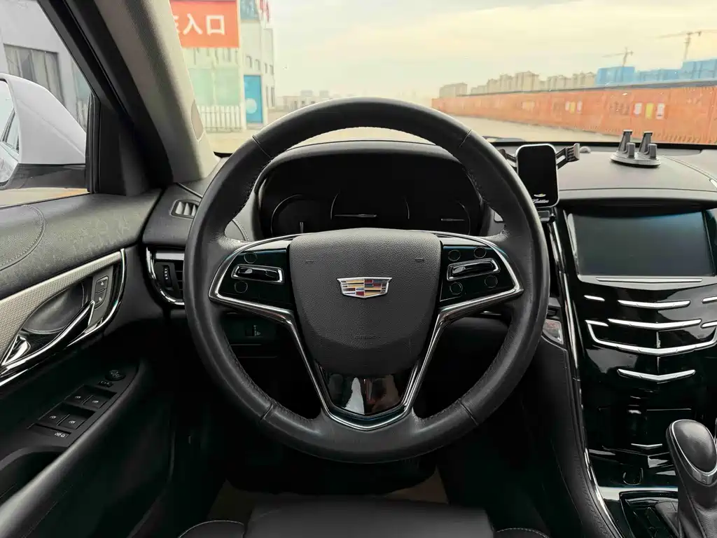Cadillac ATS-L 2018 — фото 15