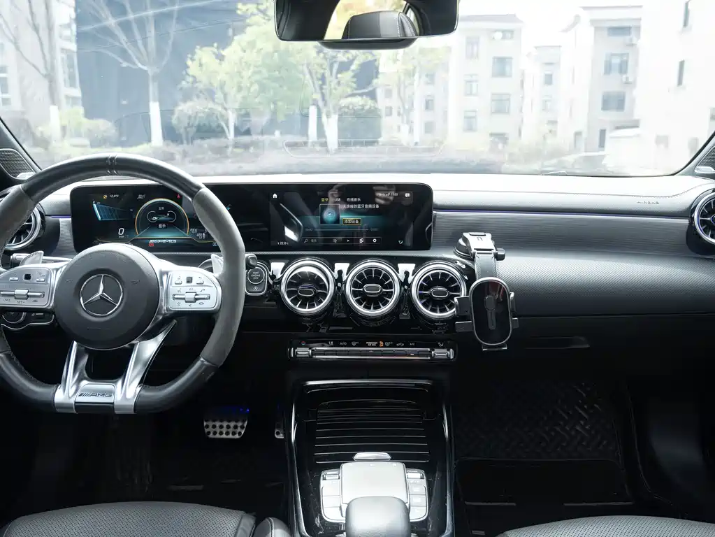 Mercedes-Benz A-Class AMG 2021 — фото 9