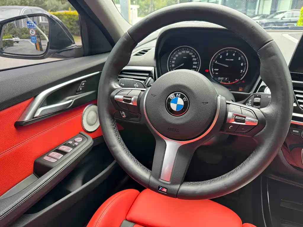 BMW 1 Series 2023 — фото 17