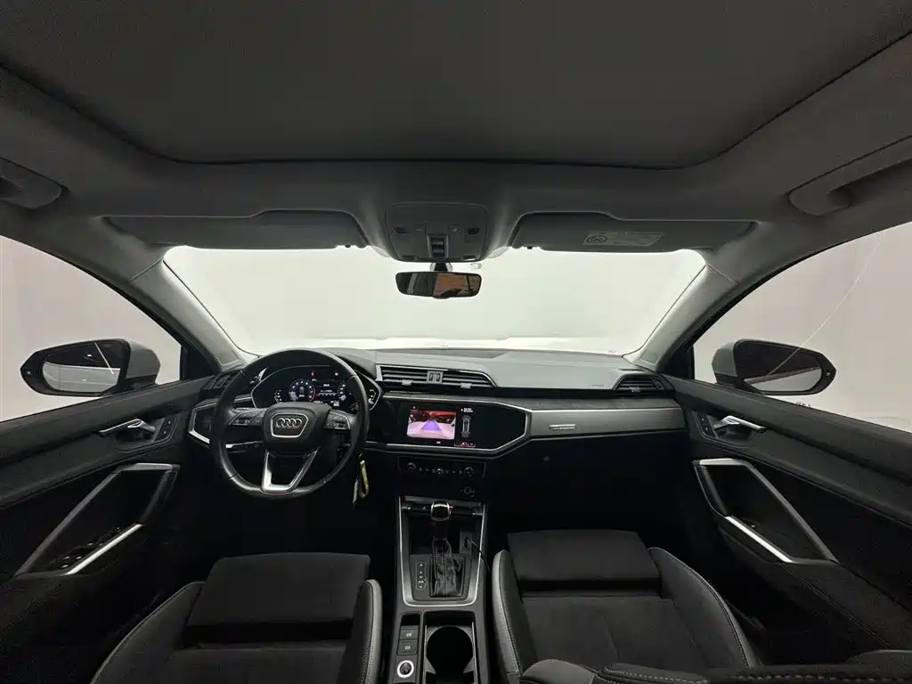 Audi Q3 2021 — фото 10