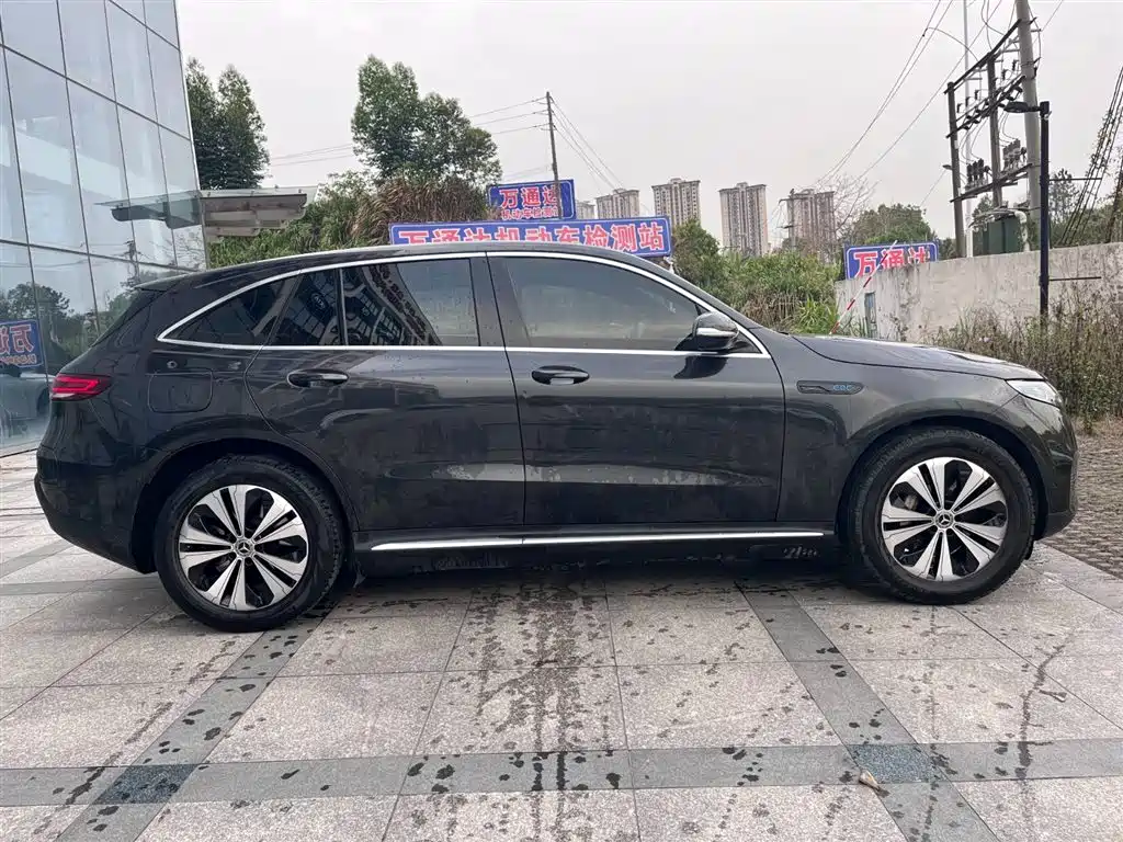 Mercedes-Benz EQC 2022
