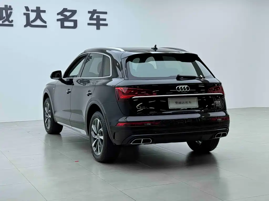 Audi Q5L 2022 — фото 19