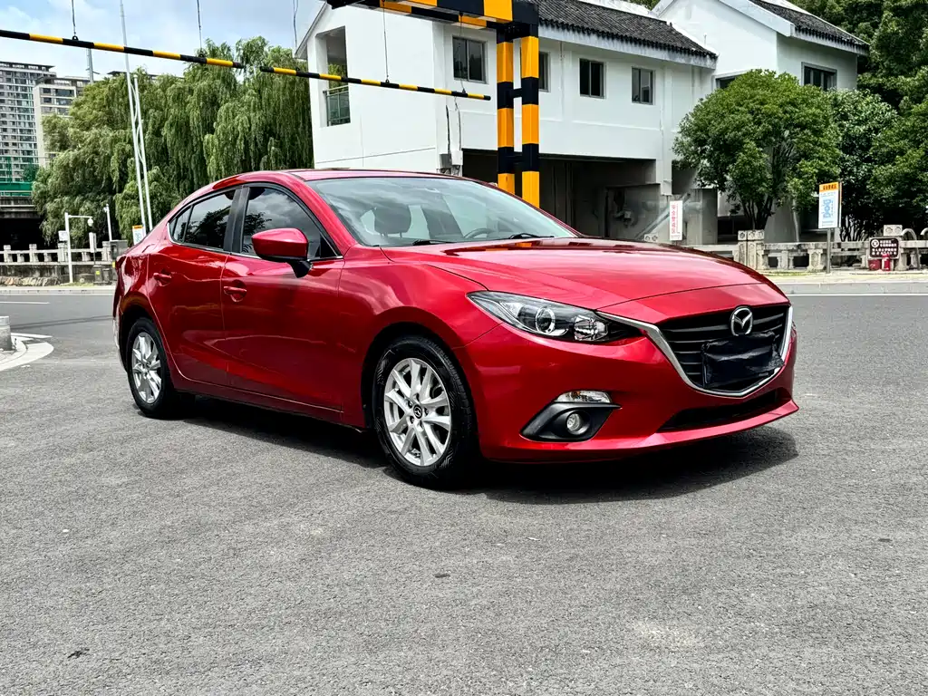 Mazda 3 Axela 2015