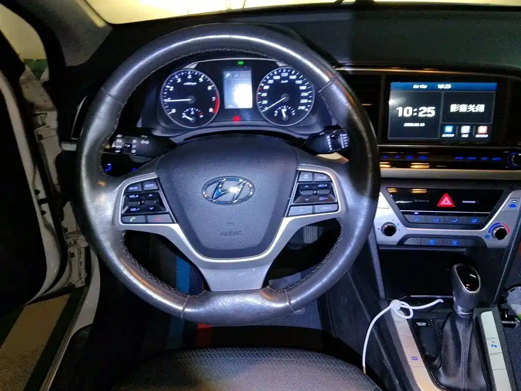 Hyundai Elantra 2016