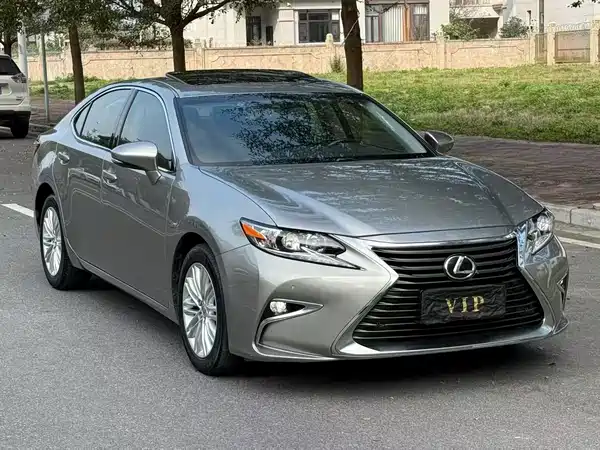 Lexus ES 2016