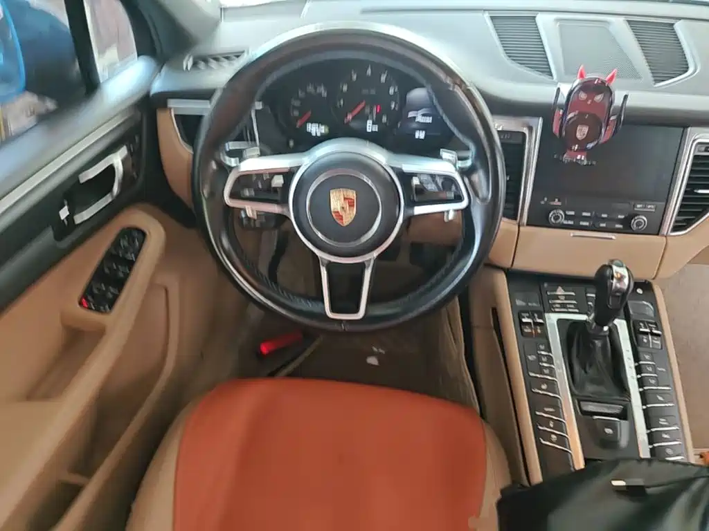 Porsche Macan 2019 — фото 11