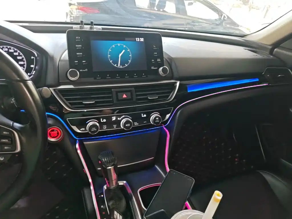 Honda Accord 2018 — фото 10