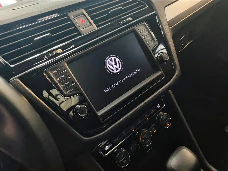 Volkswagen Tiguan L 2018 — фото 13