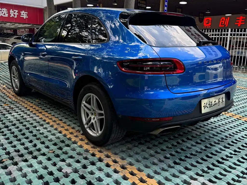 Porsche Macan 2016 — фото 15