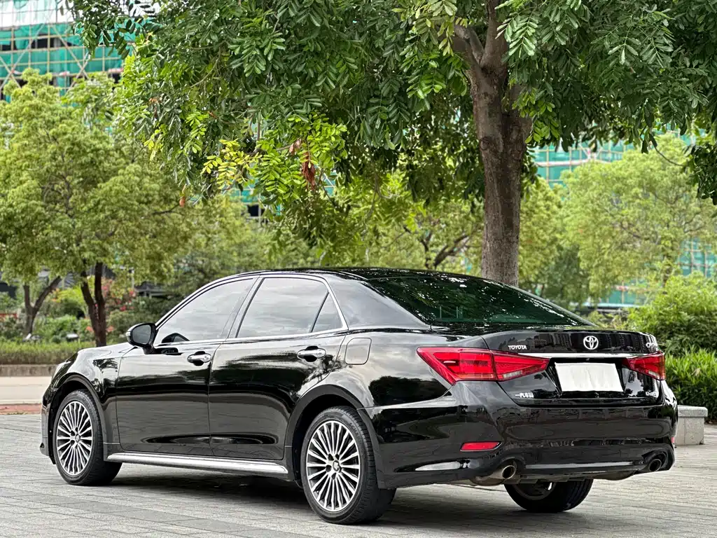 Toyota Crown 2018 — фото 13