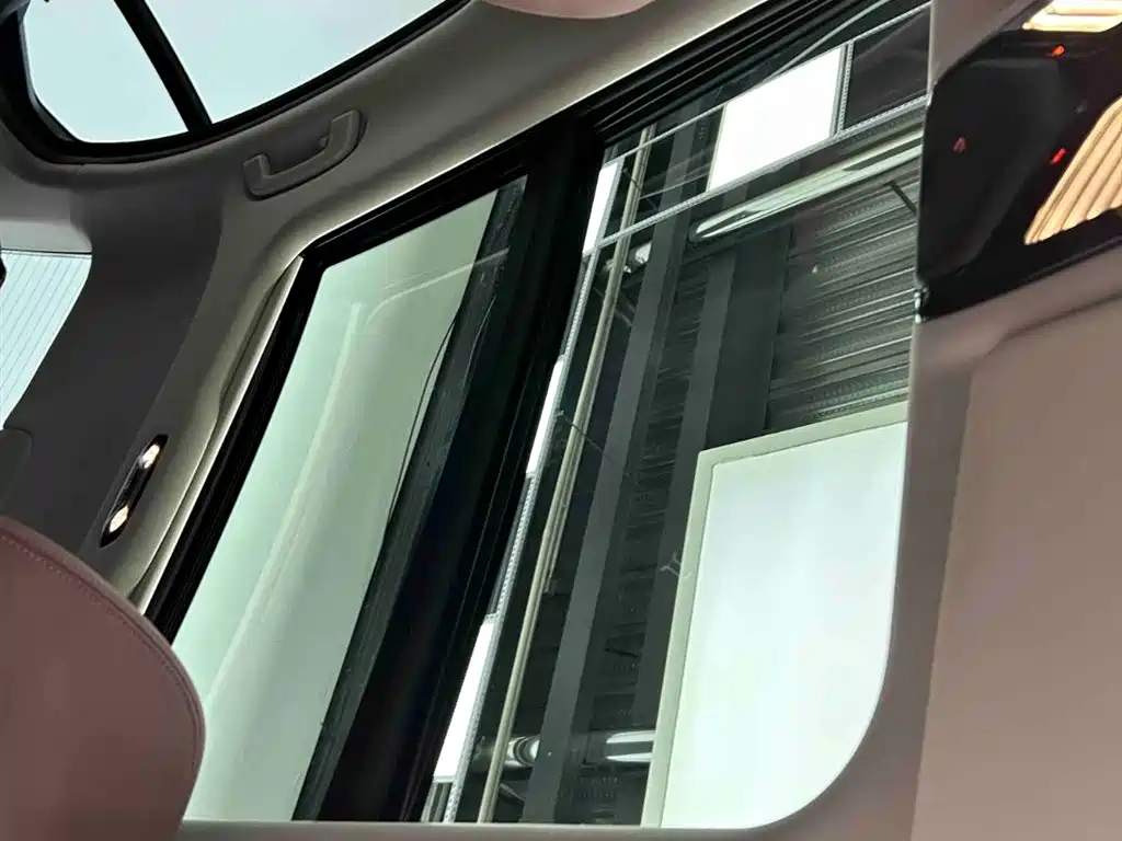 BMW 3 Series 2023 — фото 10