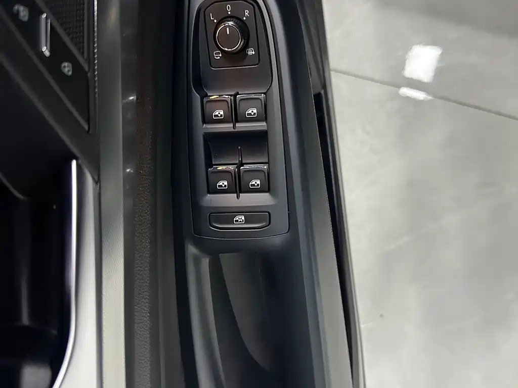 Volkswagen Passat New Energy 2022 — фото 19