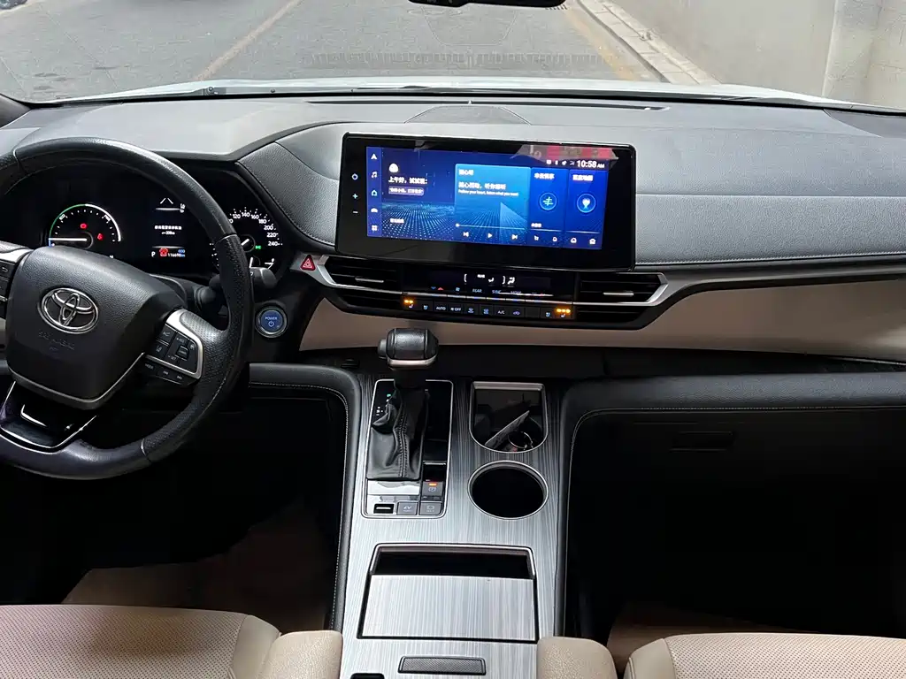 Toyota Sienna 2022 — фото 11