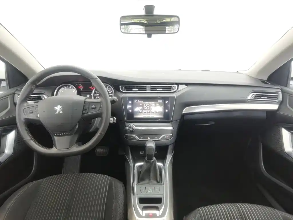 Peugeot 408 2016