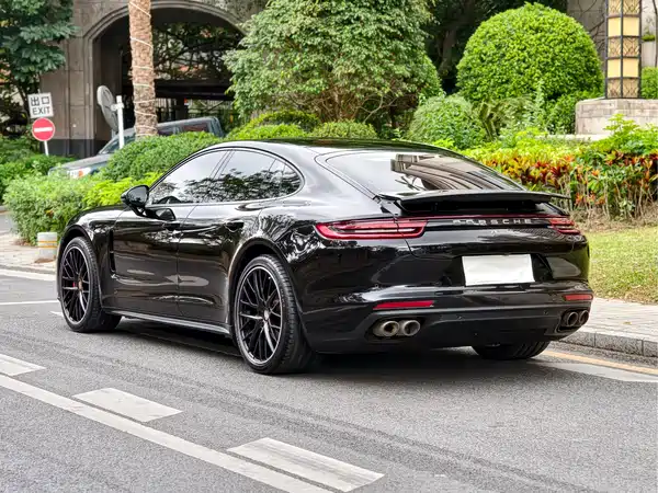 Porsche Panamera 2019