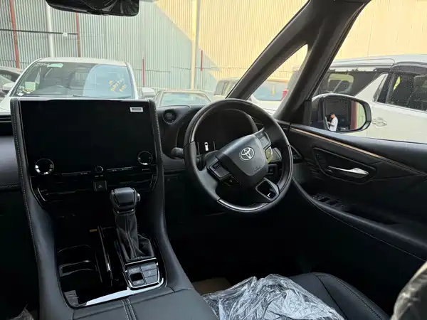 Toyota Alphard 2025