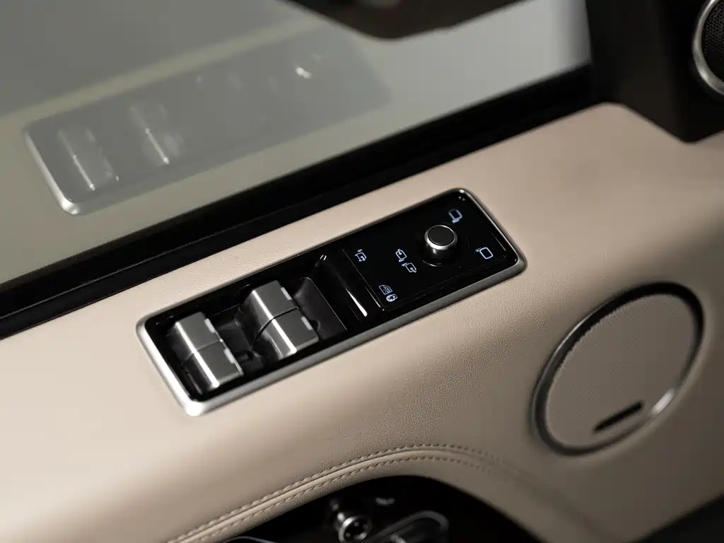 Land Rover Range Rover 2021 — фото 10