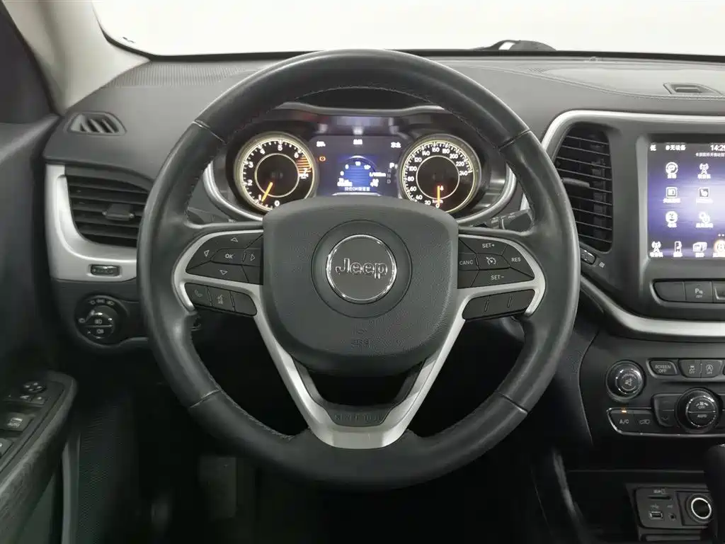 Jeep Cherokee 2020 — фото 11